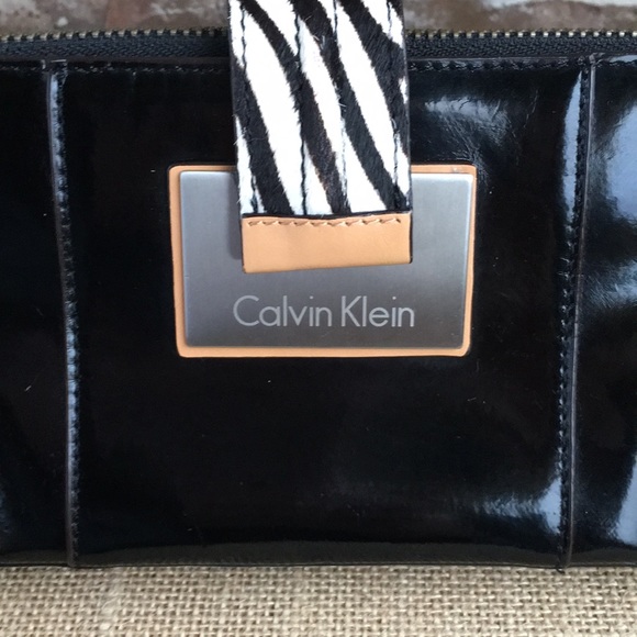 Calvin Klein Leather Zebra Shoulder Bag - Picture 2 of 8
